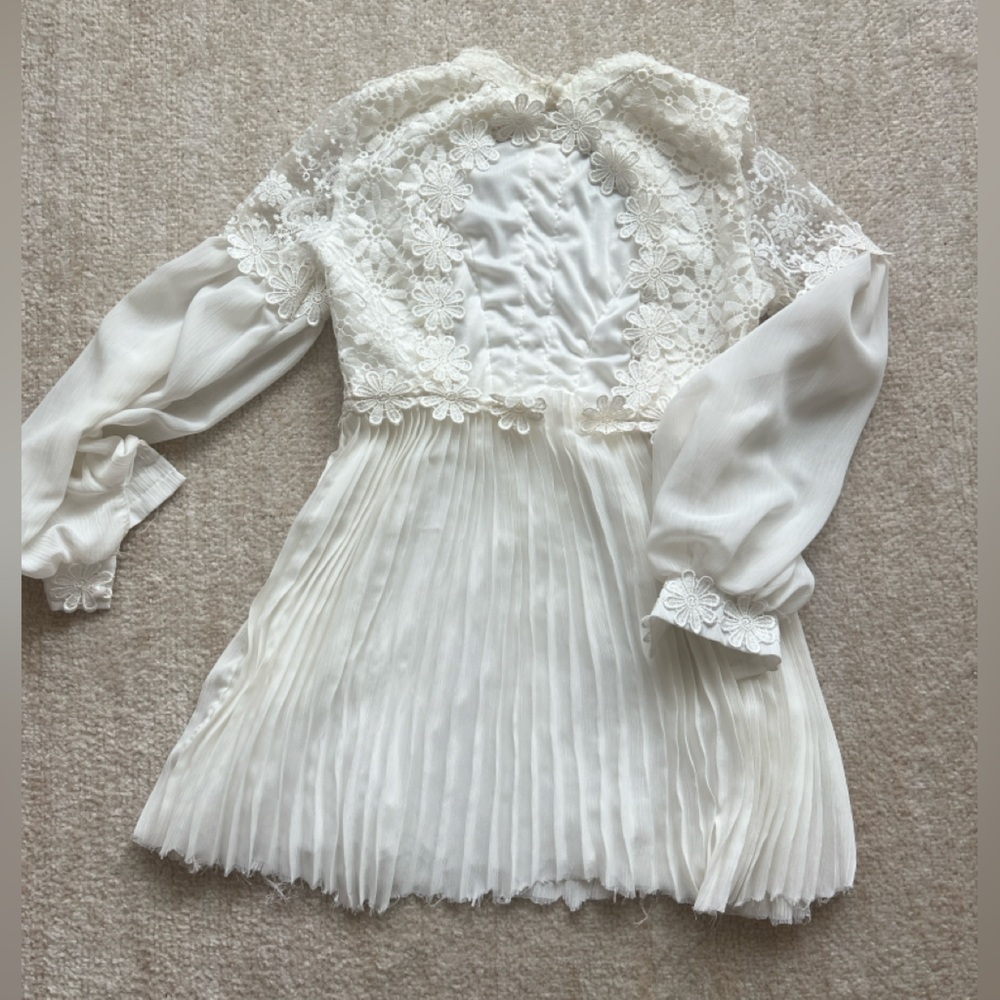 Elegant White Lace Blouse